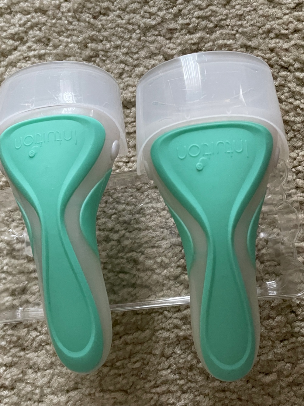 chic Intuition Razor Handle in Mint - Picture 2 of 5